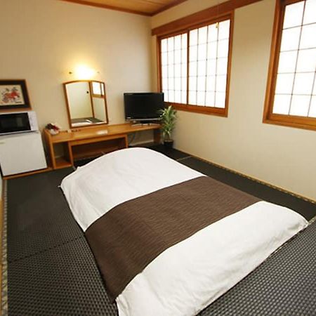 Hotel Livemax Budget Naha Tomarikou Екстер'єр фото