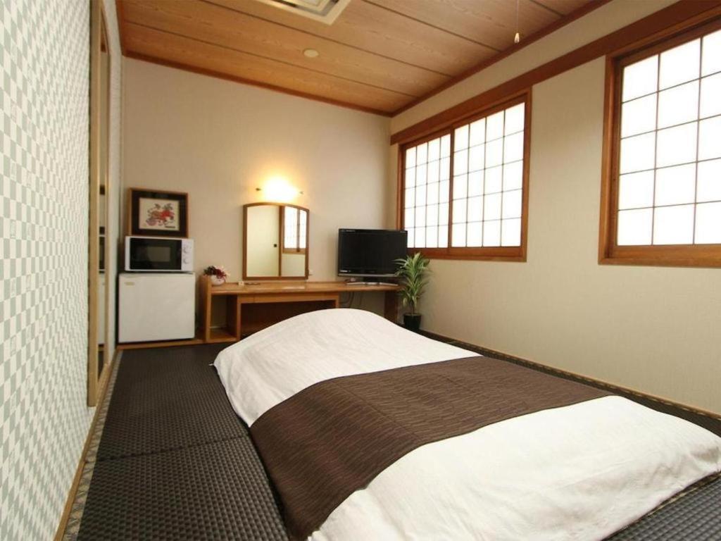 Hotel Livemax Budget Naha Tomarikou Екстер'єр фото