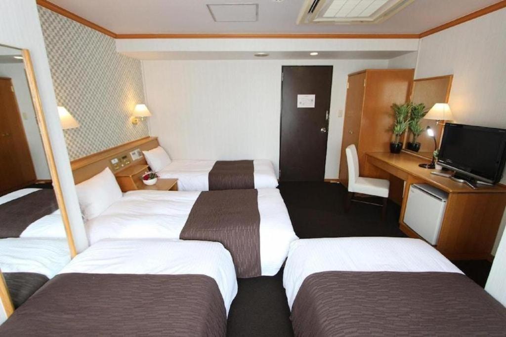 Hotel Livemax Budget Naha Tomarikou Екстер'єр фото