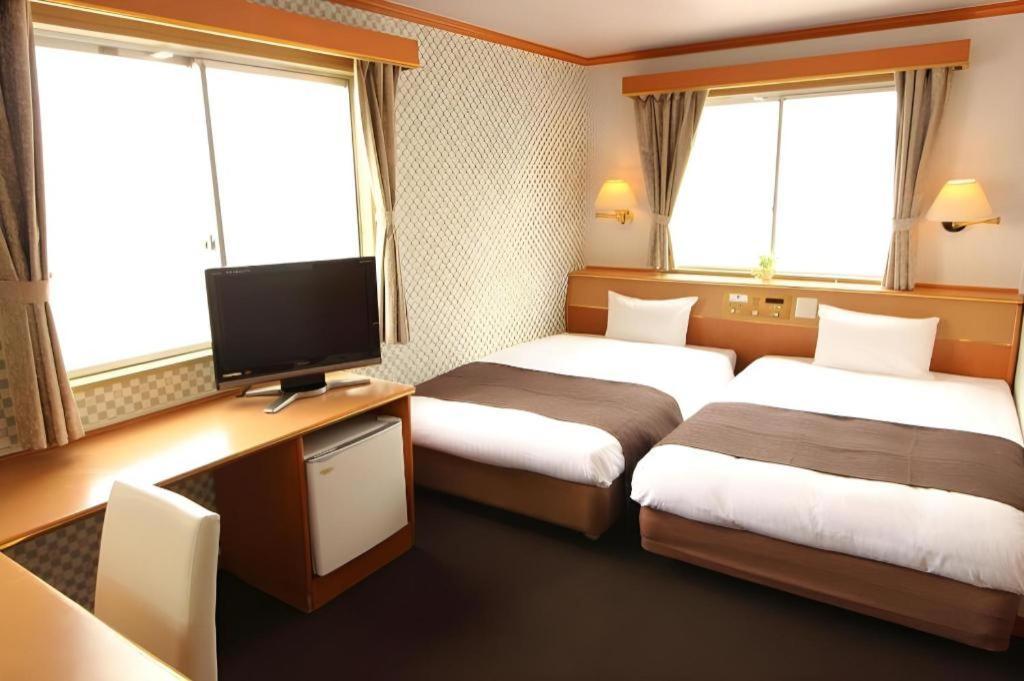 Hotel Livemax Budget Naha Tomarikou Екстер'єр фото