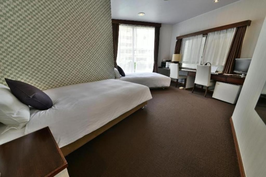 Hotel Livemax Budget Naha Tomarikou Екстер'єр фото