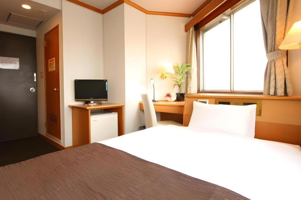 Hotel Livemax Budget Naha Tomarikou Екстер'єр фото