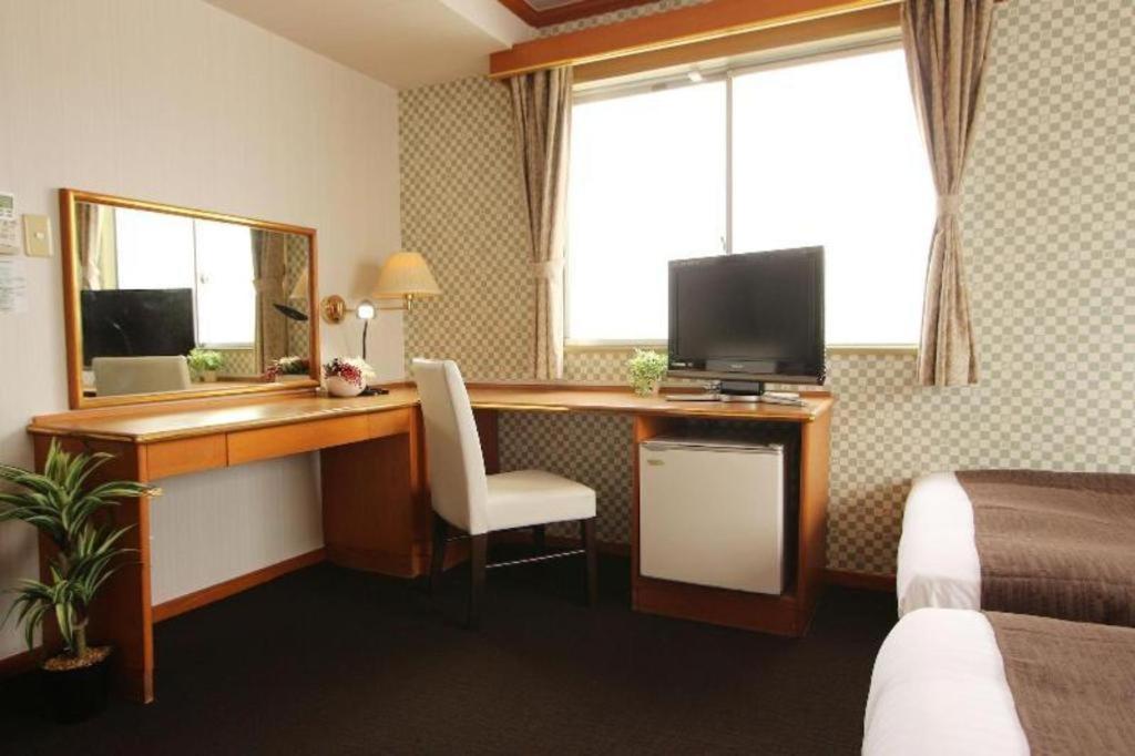 Hotel Livemax Budget Naha Tomarikou Екстер'єр фото