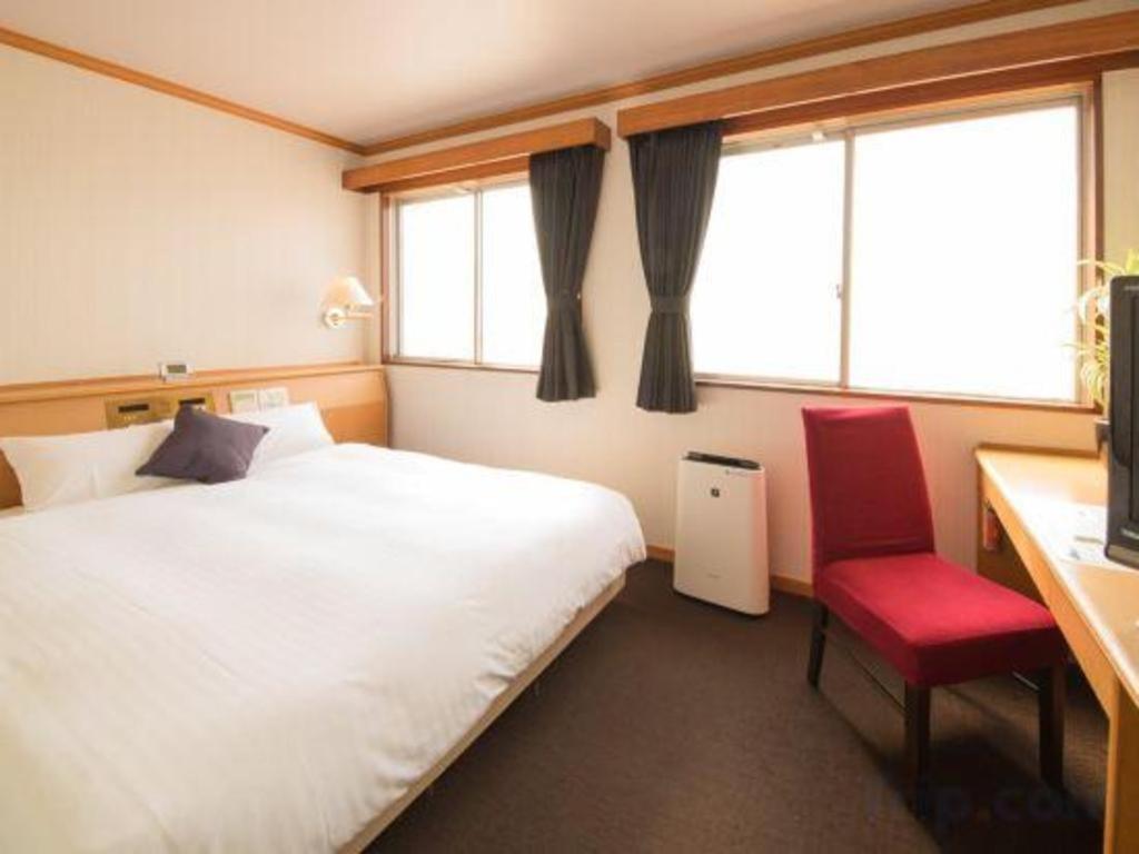 Hotel Livemax Budget Naha Tomarikou Екстер'єр фото