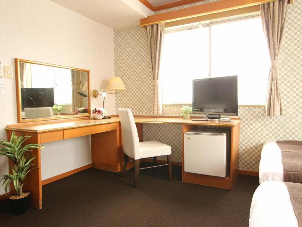 Hotel Livemax Budget Naha Tomarikou Екстер'єр фото