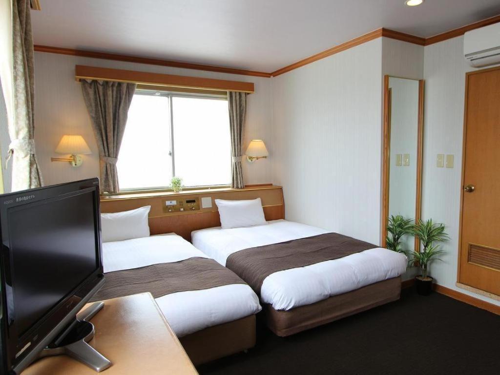 Hotel Livemax Budget Naha Tomarikou Екстер'єр фото