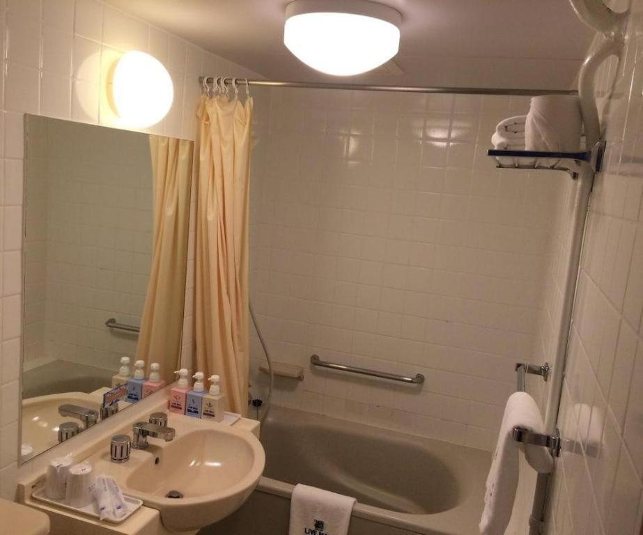 Hotel Livemax Budget Naha Tomarikou Екстер'єр фото