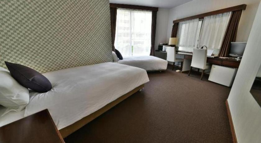 Hotel Livemax Budget Naha Tomarikou Екстер'єр фото