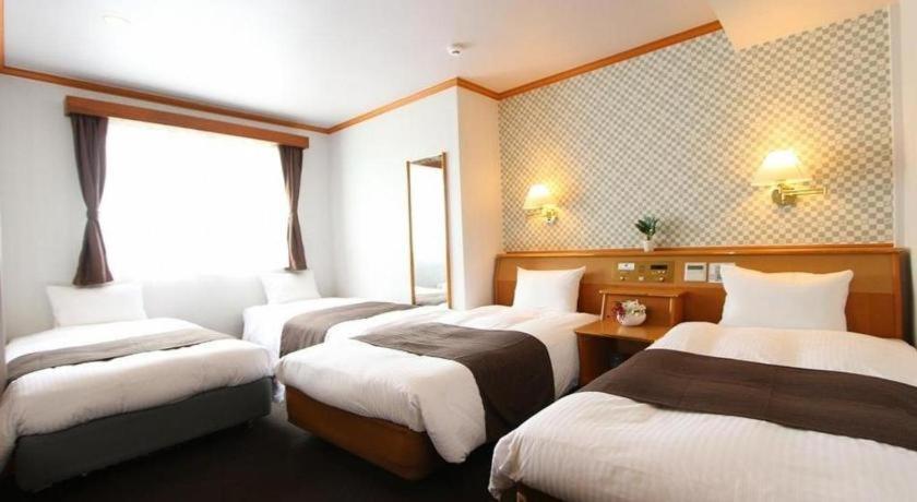 Hotel Livemax Budget Naha Tomarikou Екстер'єр фото