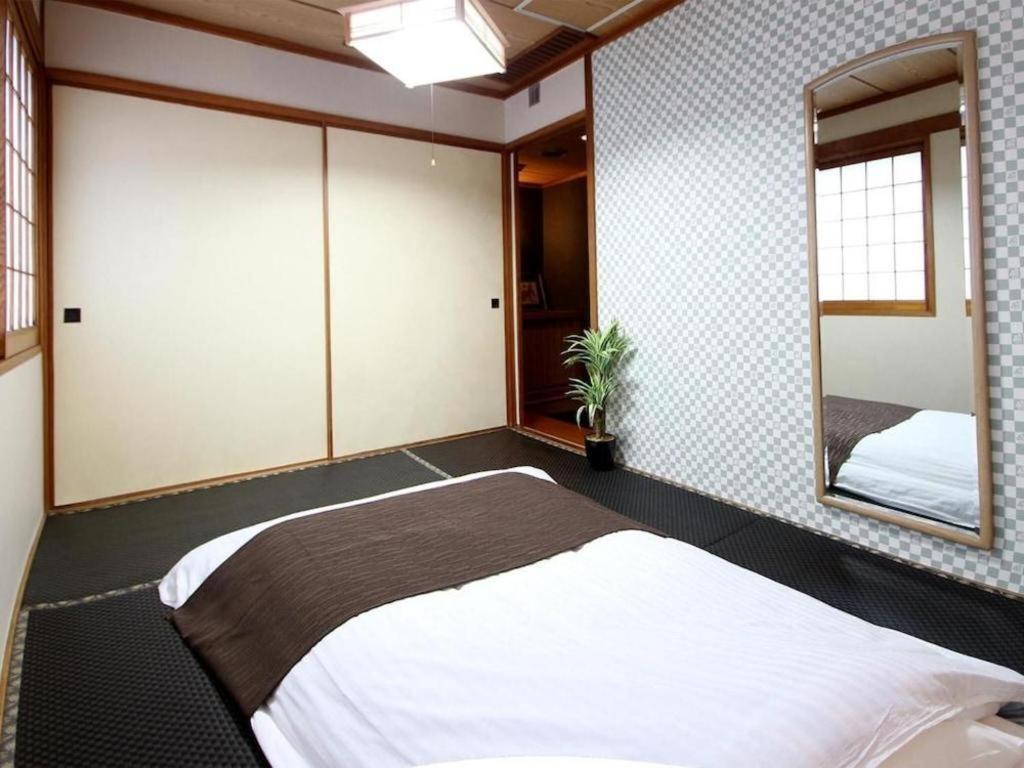 Hotel Livemax Budget Naha Tomarikou Екстер'єр фото